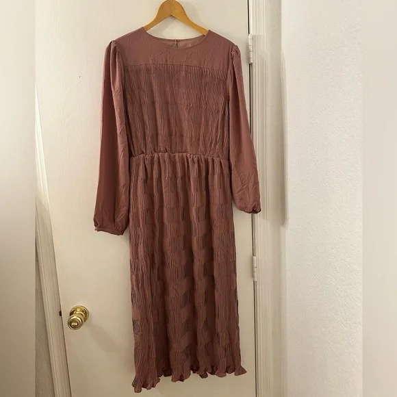 Roolee Midi Silk Blush Dress in Medium - Picture 3 of 6